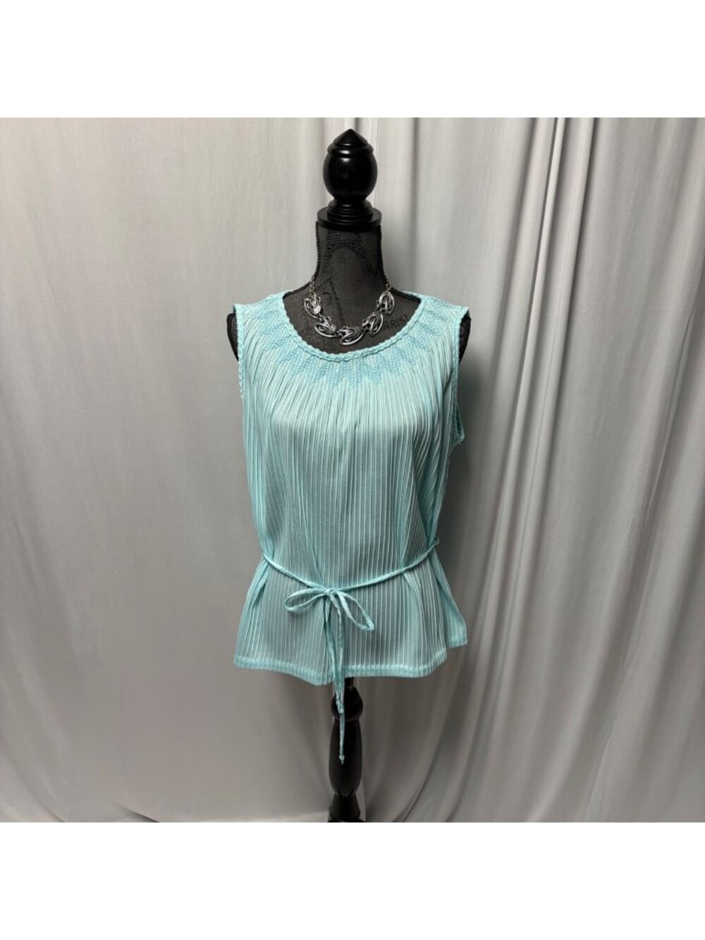 Lind Clare Sleeveless Pleated Blouse Womens Size 40 Tie Waist Aqua Blue Vintage